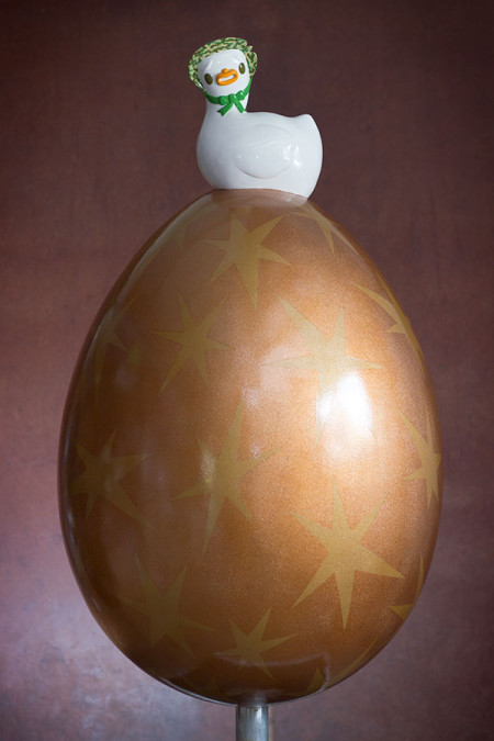 Big Egg Hunt NZ - The Goose That laid the Giant Golden Egg by Paul Shih